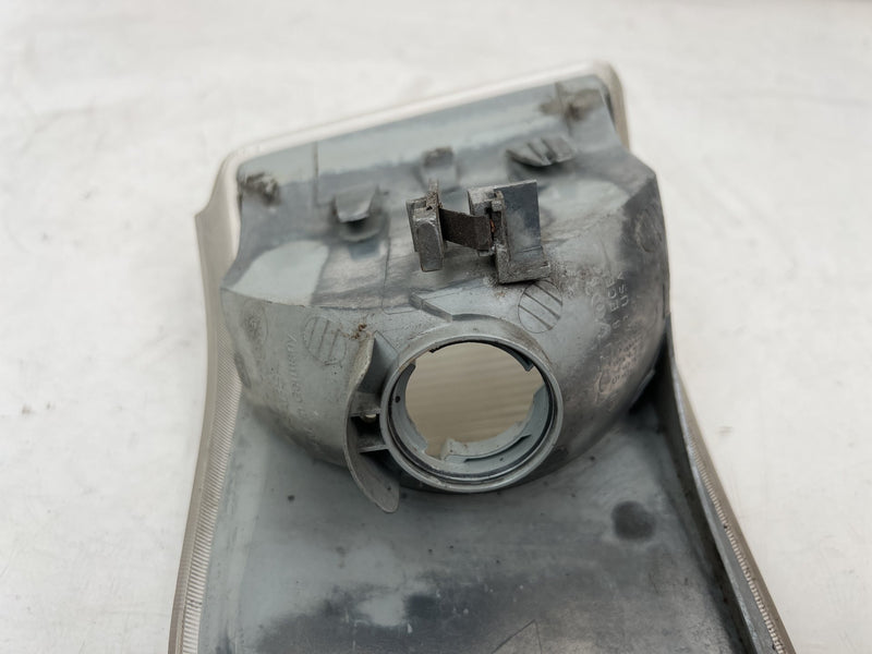 1998-2000 Volvo S70 V70 XC Front Driver Left Turn Signal Blinker OEM #6889EM