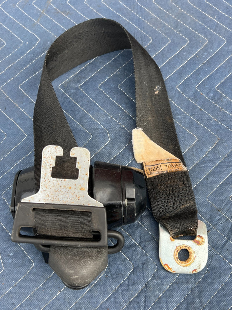 1967-1974 Volvo 140 142 Coupe Rear Driver Left Seat Belt Retractor OEM #4880EM