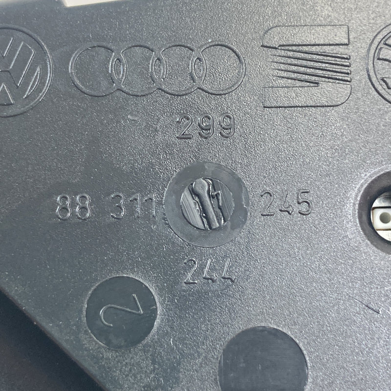 2001-2005 Volkswagen Passat Gauge Cluster Speedometer OEM #5491M