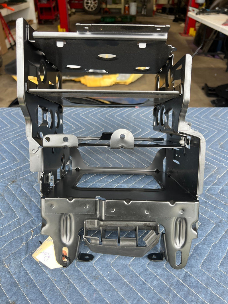 2005-2011 Audi A6 Rear DVD Amp Stereo Radio Mount Bracket 4F0035209C OEM #3381EM