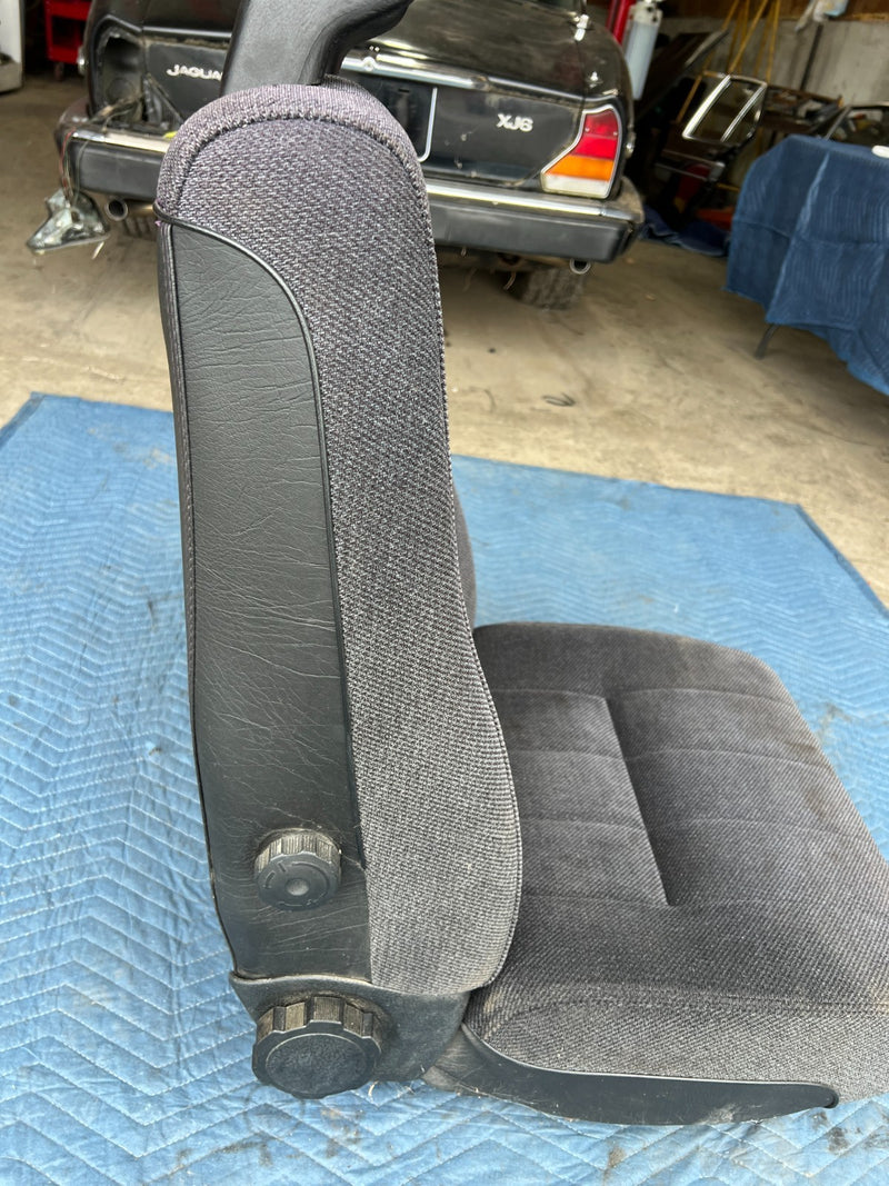 1986-1993 Volvo 240 244 Front Passenger Right Seat Gray Cloth *NICE* OE #4405EM