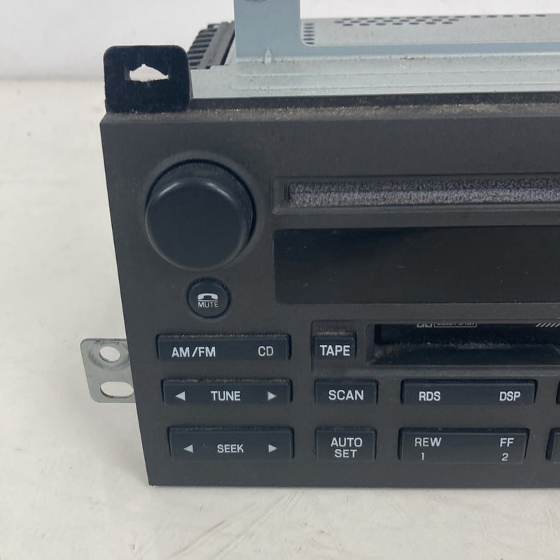 2002-2005 Lincoln Town Car Signature Radio CD Cassette Player OEM #5138M