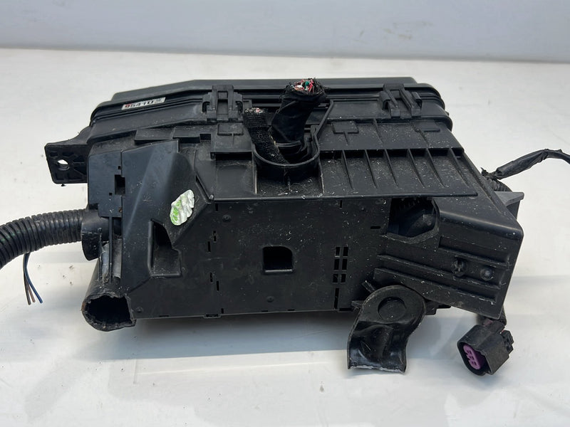 2012 Chevrolet Captiva Sport - Battery Fuse Box