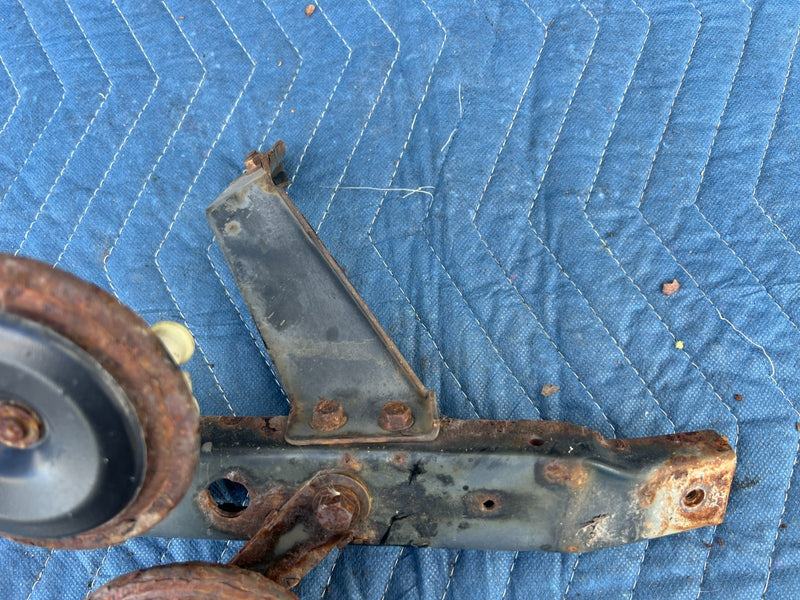 1986-1993 Volvo 240 244 Sedan Horn High & Low Tone Mounting Bracket OEM #4223EM