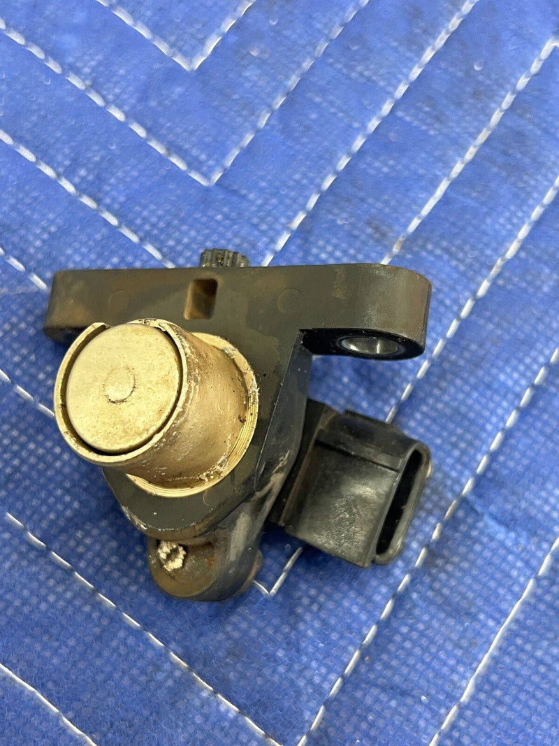 2005-2007 Volvo S60R V70R Crankshaft Position Sensor Unit 30637803 OEM #1066EM