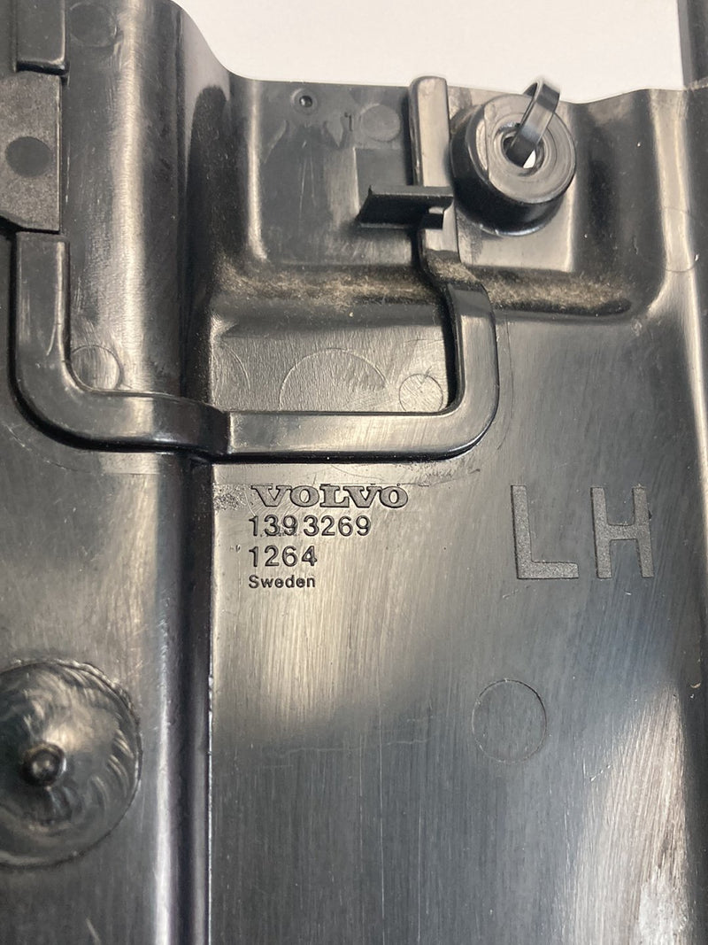 1992 Volvo 940 944 - Kick Panel PN: 1393279 1393269