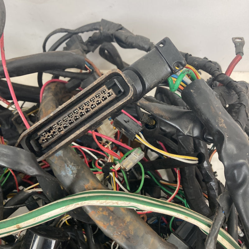1981-1985 Volvo 240 245 Body Wiring Harness Relays Fuse OEM