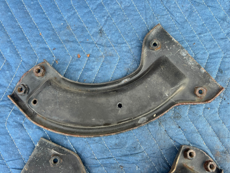 1999-2002 Chevy Silverado GM Fender Brace Support Angle Brackets OEM #1848CN
