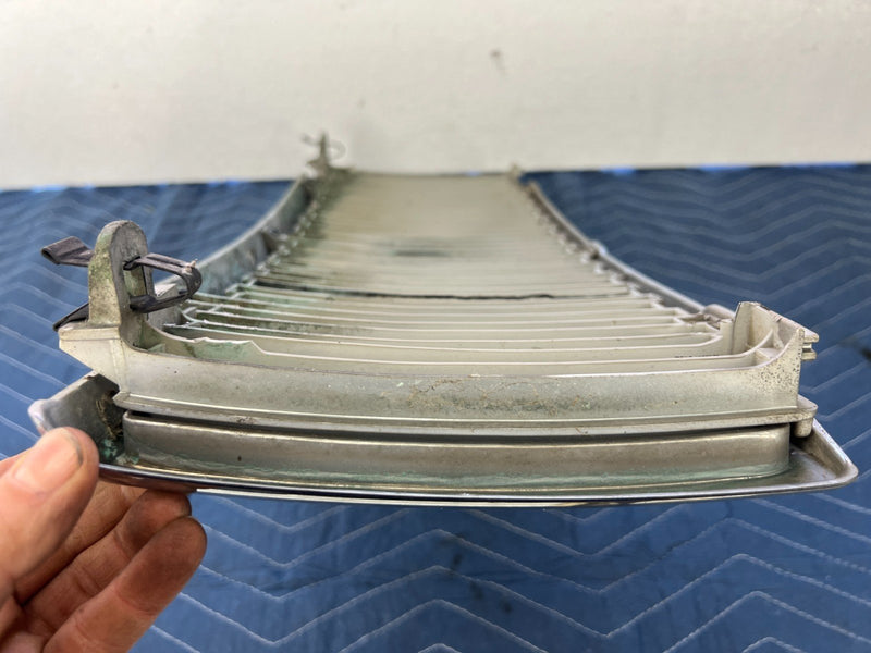 1992-1995 Volvo 940 740 Front Chrome Grille Assembly 3518885 Trim OEM #3168EM
