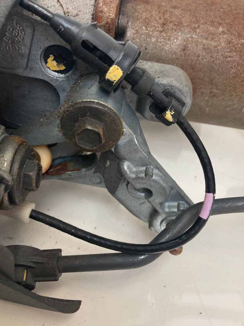 1995 Chevrolet Silverado GMT800 - Steering Column PN: 26033008