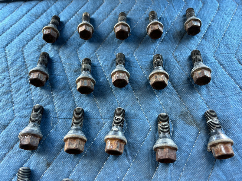 2000-2005 BMW 330xi 325xi E46 Wheel Stud Lug Nut Bolt Set of 20 OEM #4799EM