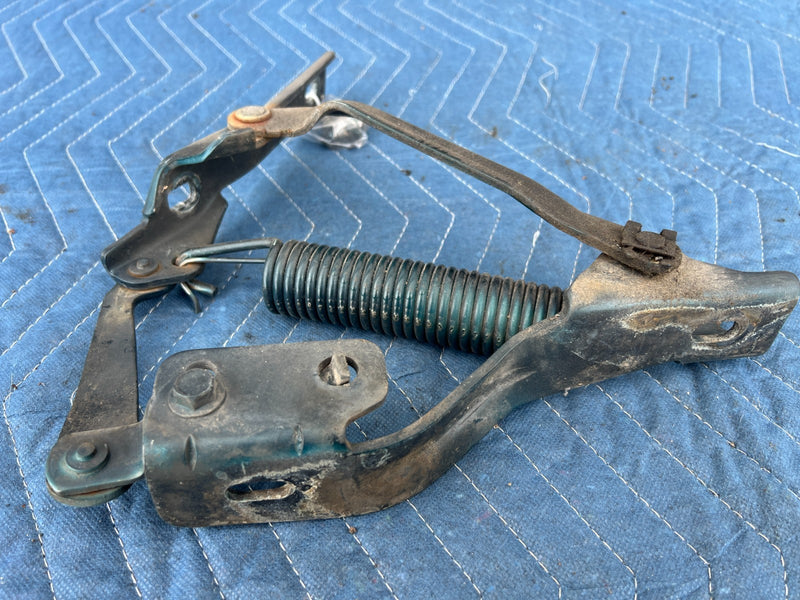 1986-1993 Volvo 240 244 Sedan Right & Left Hood Hinge Pair Green OEM #4234EM