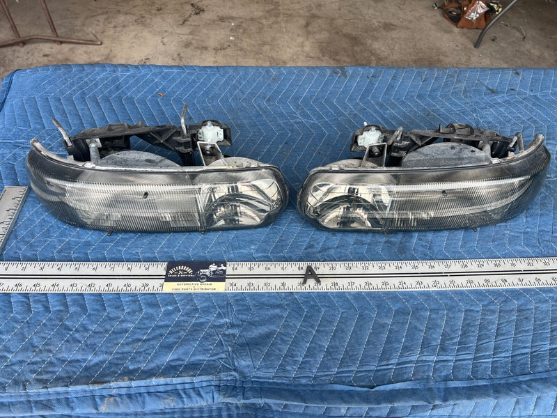1999-2002 Chevy Silverado GM 1500 2500 Upper RH & LH Headlight Pair OEM #1732CN