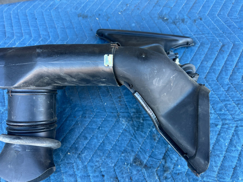 1986-1993 Volvo 240 244 245 Defrost Duct Vent HVAC Heat 1215468 OEM #4509EM