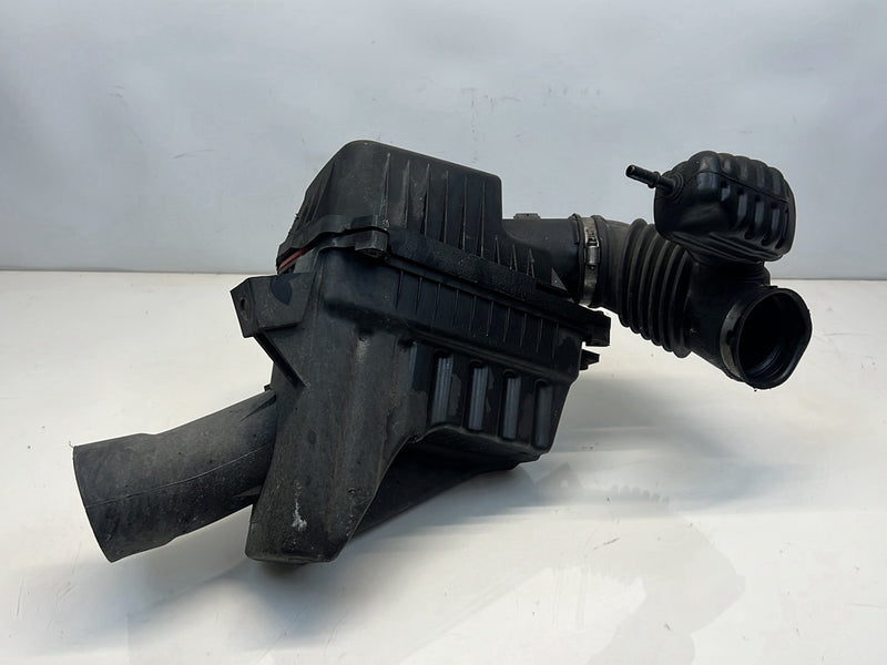 2012 Chevrolet Captiva Sport - Air Filter Housing PN: 20907605 15950817