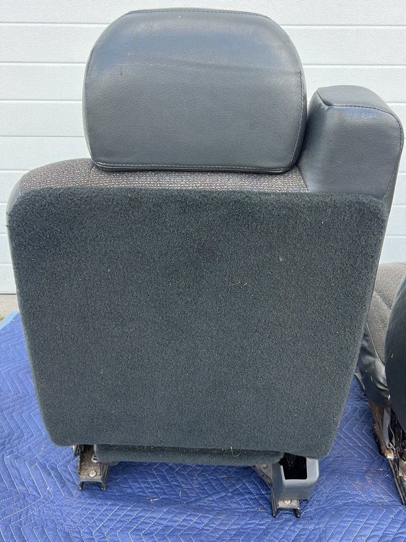1995-1998 Chevrolet Silverado Tahoe GMC Seat Front Pair Gray Cloth OEM #5614EM