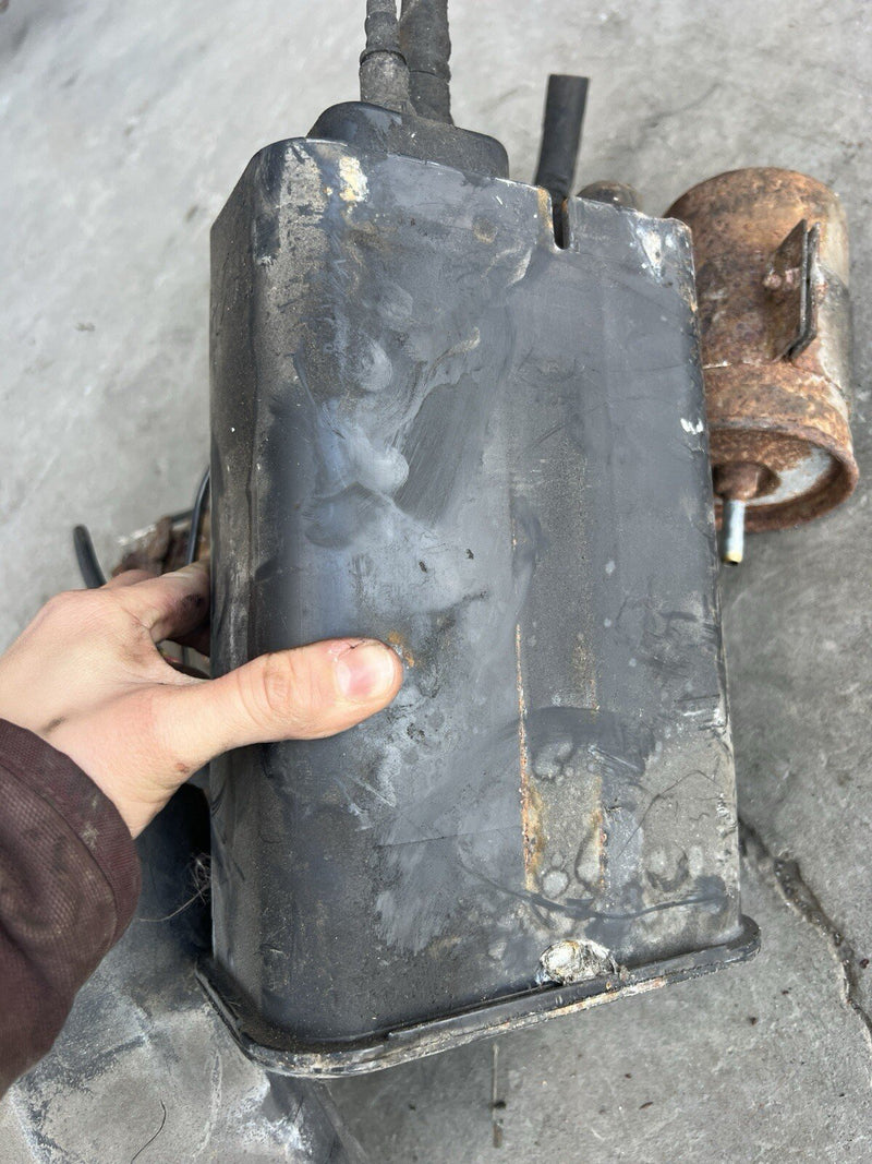 1998-2000 Volvo V70R V70 EVAP Fuel Tank Purge Canister Expansion Vent OEM #3975E