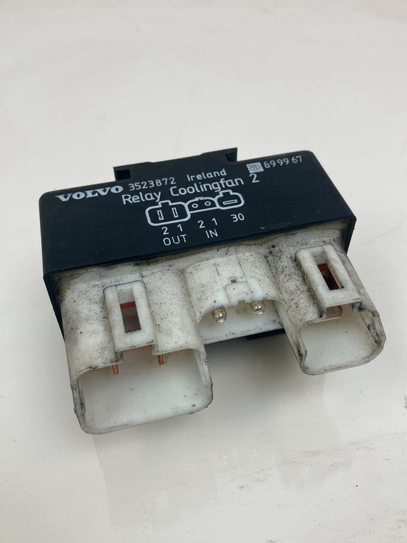 1992 Volvo 940 944 - Cooling Fan Relay PN: 3523872