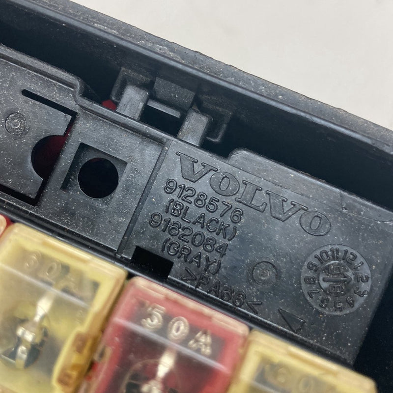 1998-2000 Volvo V70 S70 Main Engine Bay Left Fuse Junction Box OEM #5186M