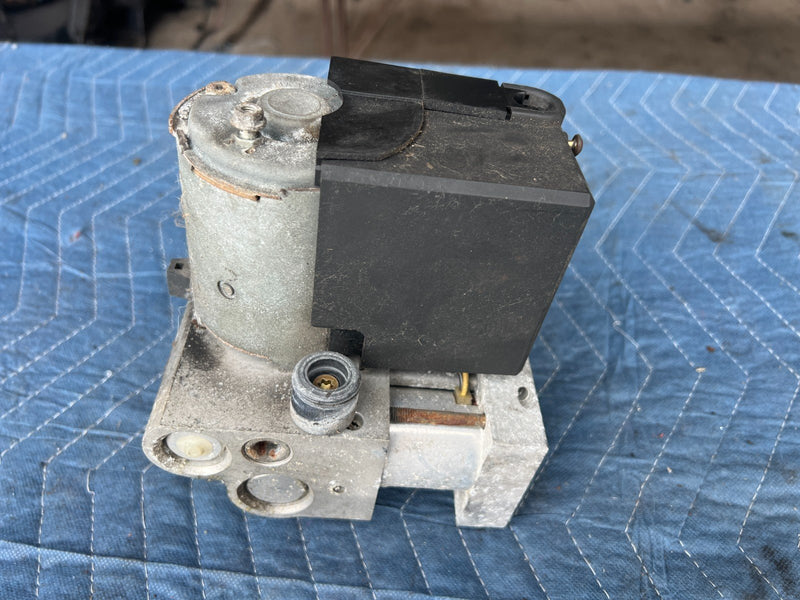 1992-1995 Volvo 940 740 ABS Block Pump Anti Lock Brakes Bosch OEM #3252EM
