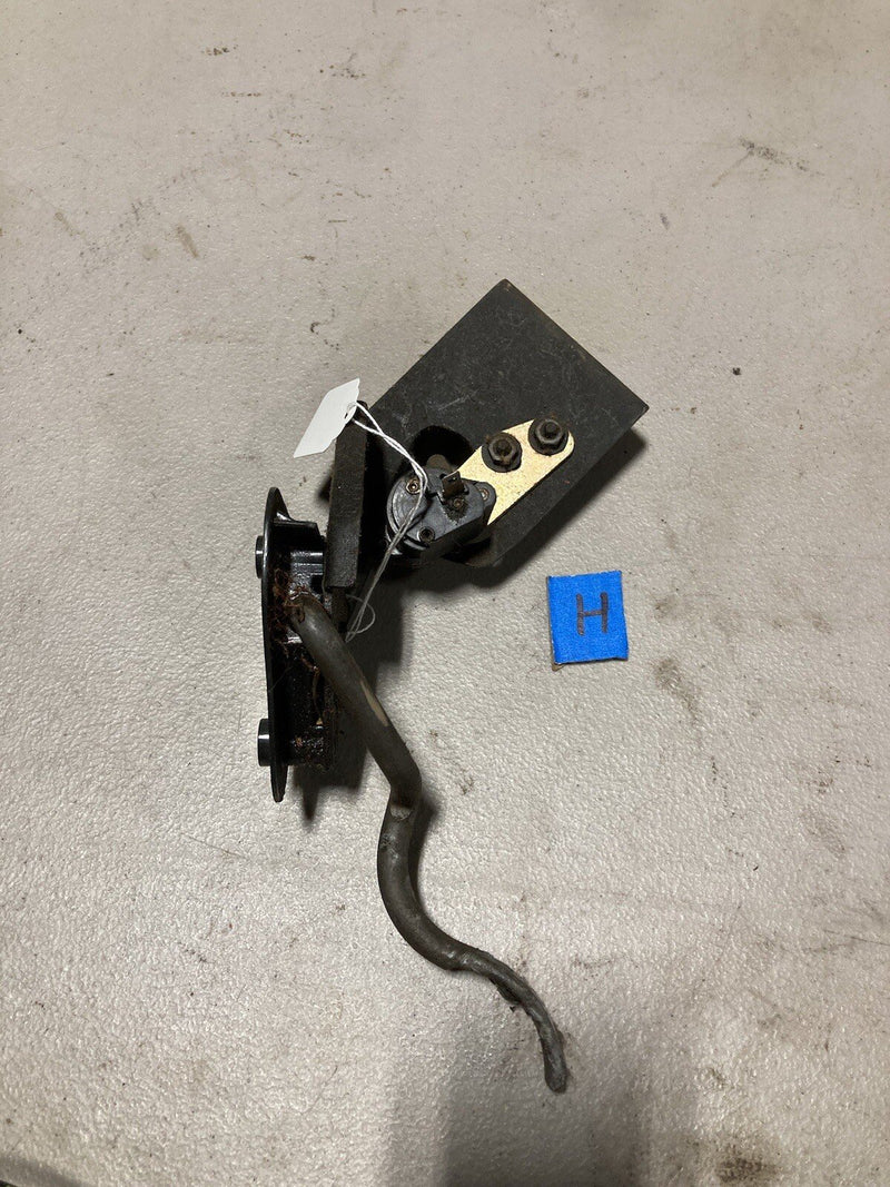 1976-1979 Cadillac Seville Gas Pedal Assembly Acceleratorï¿¼ GM OEM #1886M