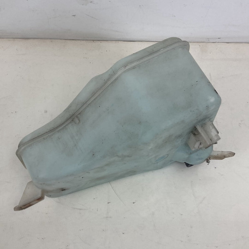 2002-2005 Lincoln Town Car Signature Windshield Washer Reservoir F8VU-17B613-AD OEM #5134M