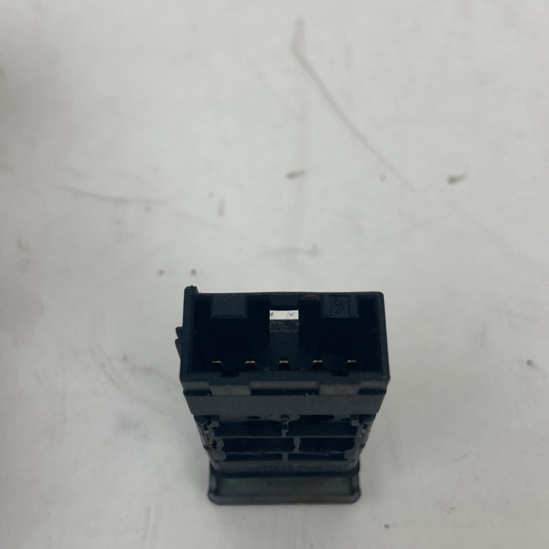 1999-2004 Land Rover Discovery II L550- Defrost Switch PN: 96553012 #5046M