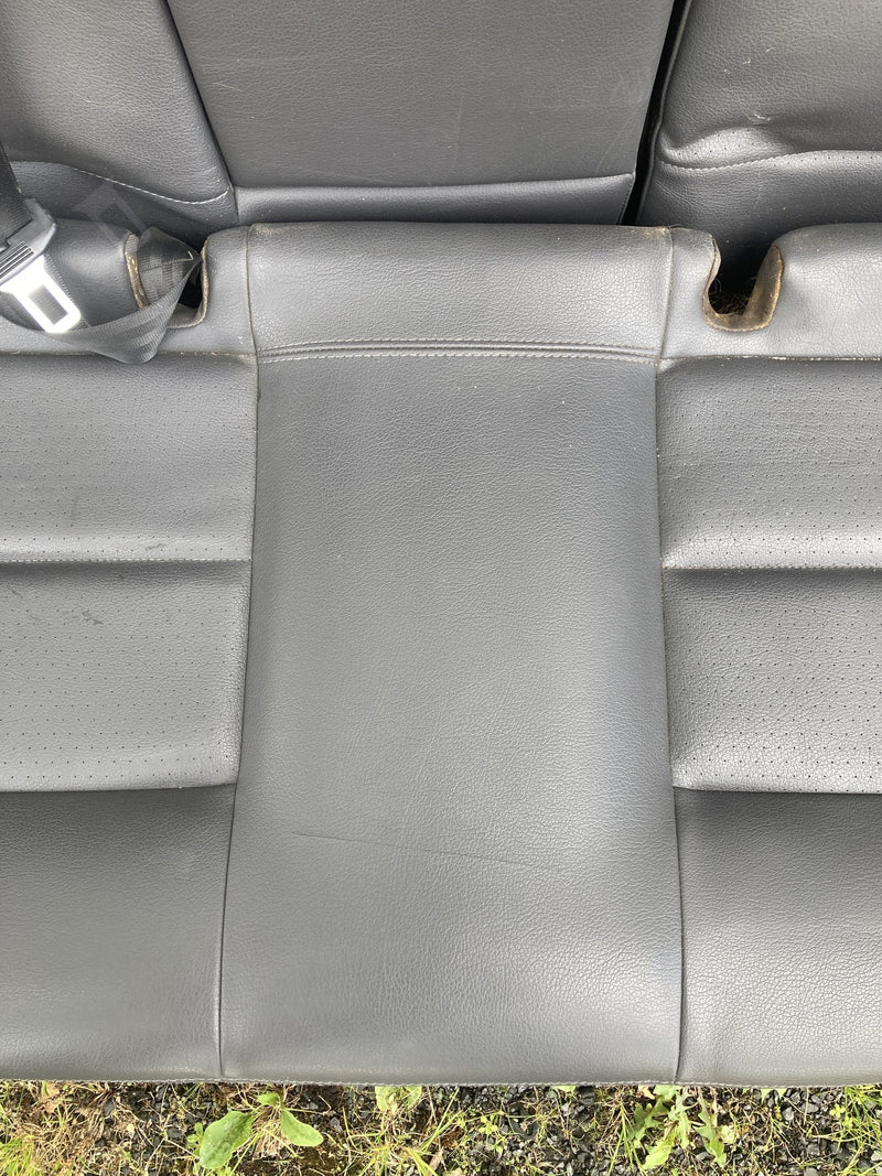 2001-2005 Volkswagen Passat Rear Seat Black Sedan OEM #5531M