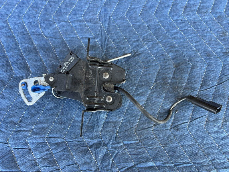 1998-2003 Jaguar XJR XJ8 X308 Trunk Latch Catch & Lock w/ Hardware OEM #4715E