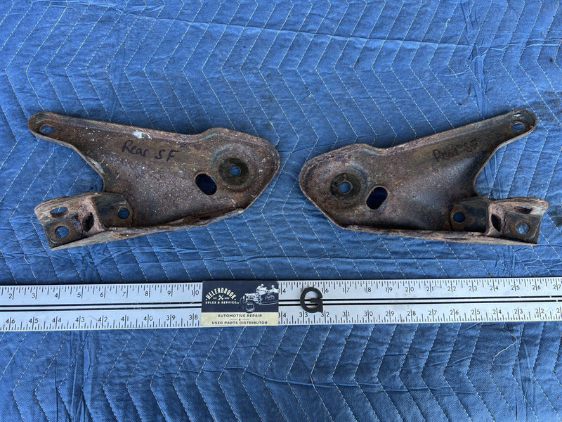 1998-2003 Jaguar XJR XJ8 X308 L & R Rear  Subframe To Body Mount Pair OEM #4696E