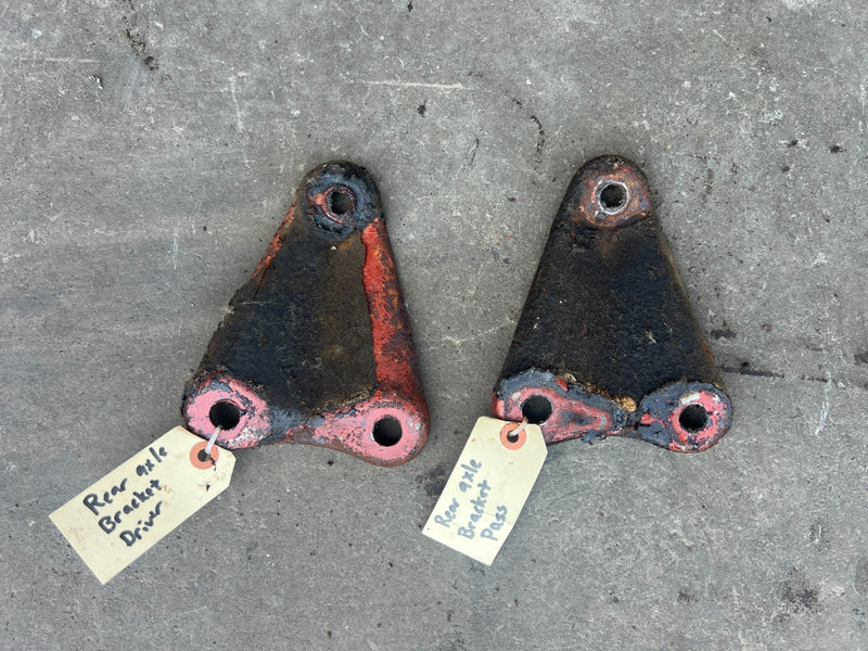1967-1974 Volvo 140 142 144 145 Rear Axle Right & Left Bracket Brace OEM #4940EM