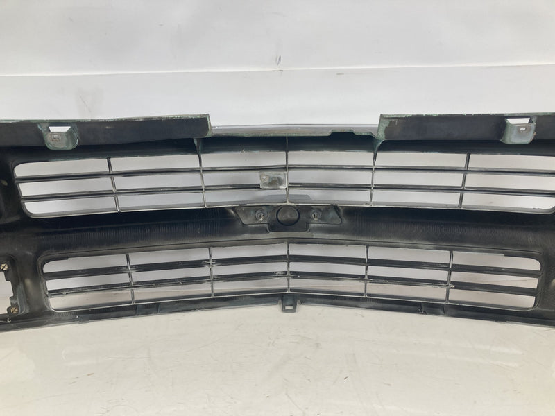 1995-1998 Chevrolet Silverado 2500 GMT400 Front Grille 15981091