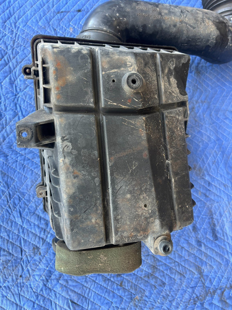 1999-2002 Chevy Silverado GM Air Cleaner Box Housing Intake Tube MAF OEM #1832CN