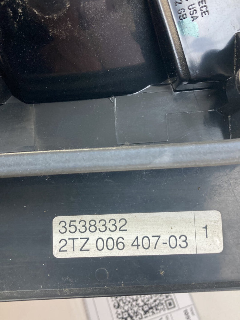 1992 Volvo 940 944 - Tail Light Pair PN: 3538332 3538333 3534260 3534259
