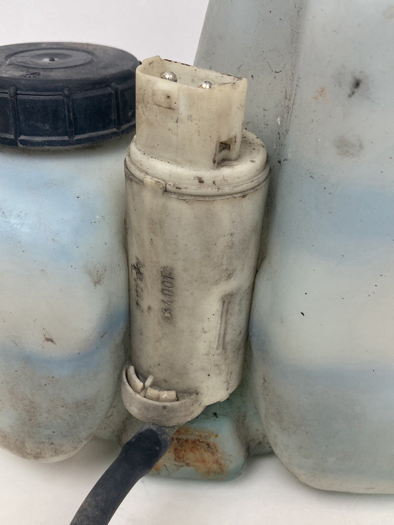 1992 Volvo 940 944 - Windshield Washer Reservoir PN: 3538453 1392854