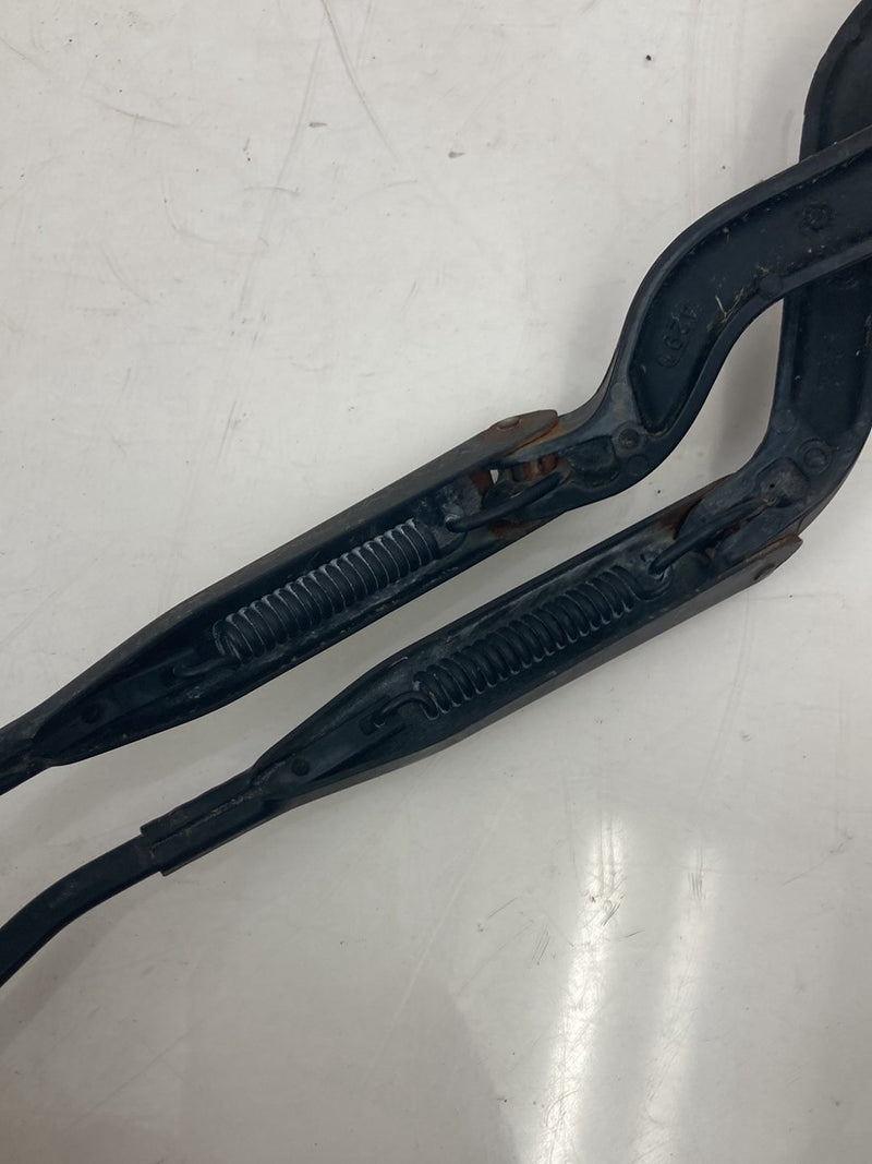 1998-2000 Volvo V70 S70 Front Right Left Windshield Wiper Arm Pair OEM #5181M