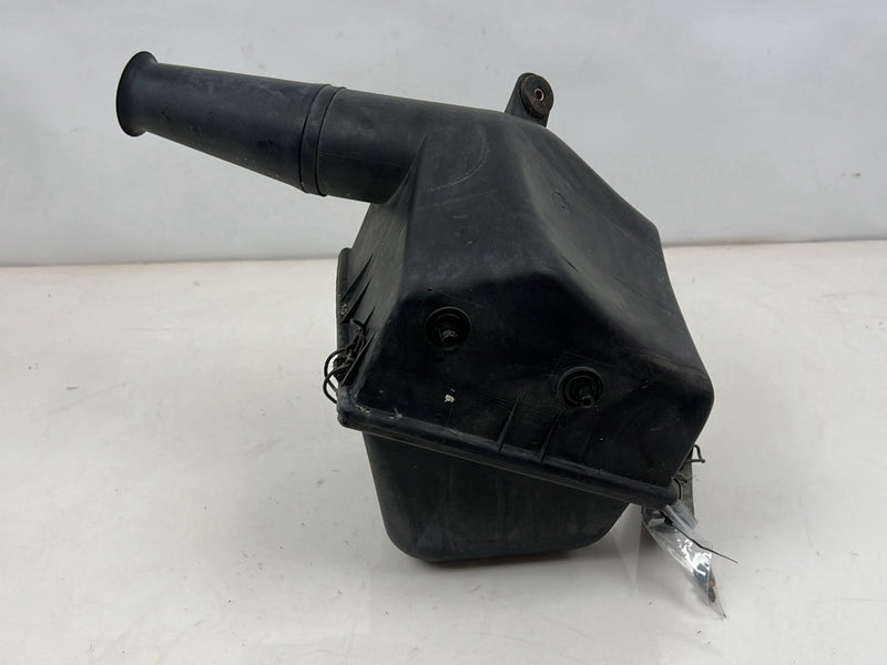 1975-1980 Volvo 244 240 Air Filter Cleaner Housing Box 1257306 OEM #5289EM