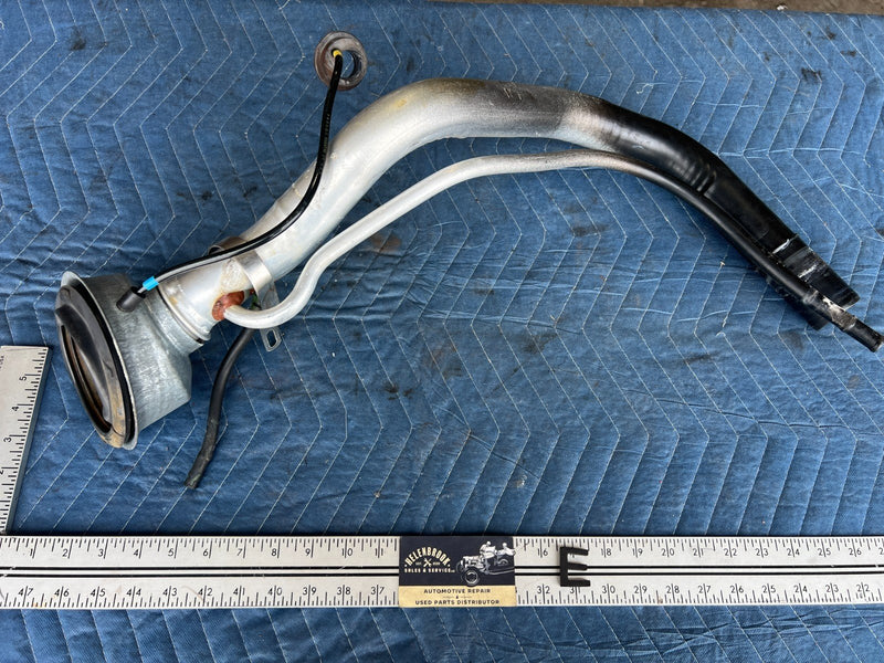 1989-1995 Volvo 740 940 Sedan Gas Fuel Tank Filler Neck 1389989 OEM #3711EM