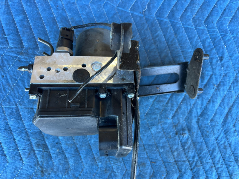 2000-2005 BMW 330xi 325xi E46 AWD ABS Anti Lock Brake Pump Module OEM #4820EM
