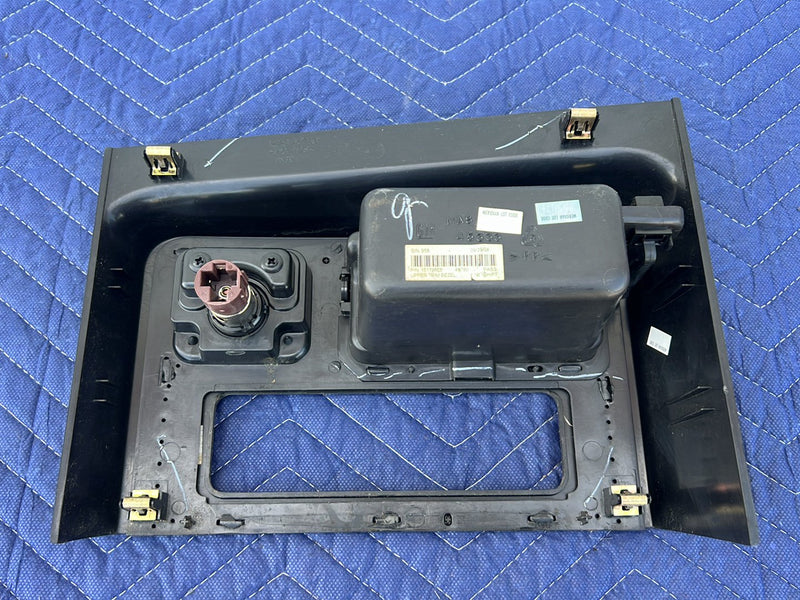 Chevrolet Silverado - Center Console Trim PN: 15179653 46786