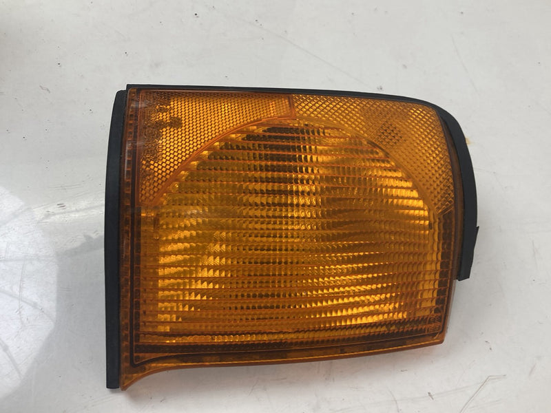 1999-2004 Land Rover Discovery II L550 Turn Signal Front Right Corner 54596268 OEM #5076M