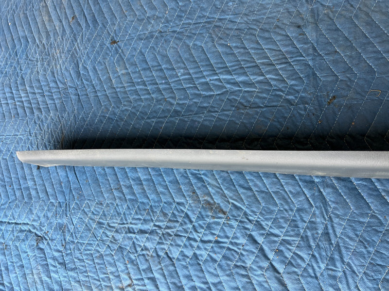 1999-2007 Chevy Silverado Rear Glass Trim Molding Bezel 15772042 #1620CN