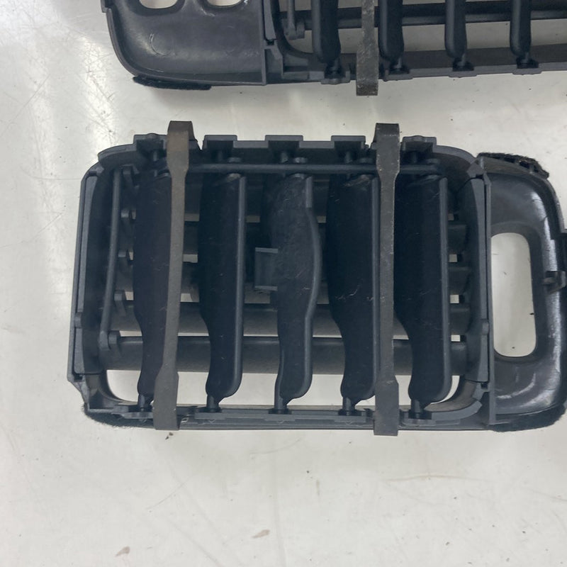 1998-2000 Volvo V70 S70 Right Left Dash HVAC AC Heat Air Vent Set OEM #5182M