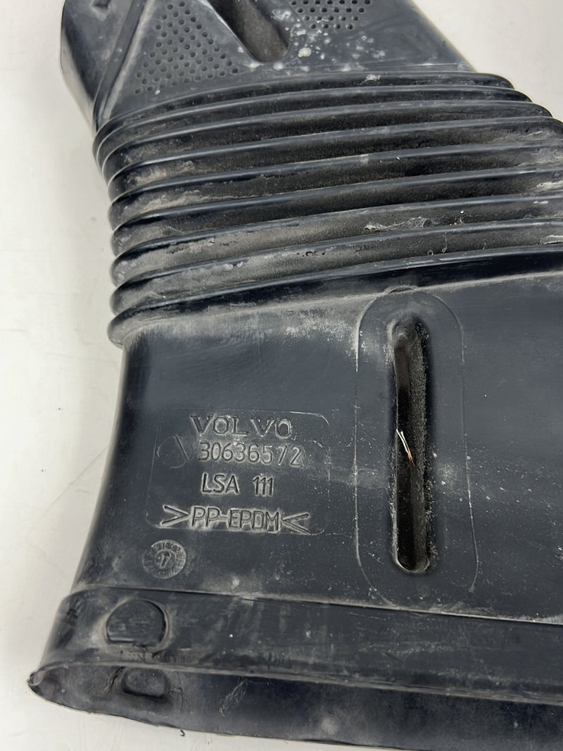 2004-2007 Volvo S60R V70R Air Filter Cleaner Housing Box w/ MAF Sensor OEM #5738EM