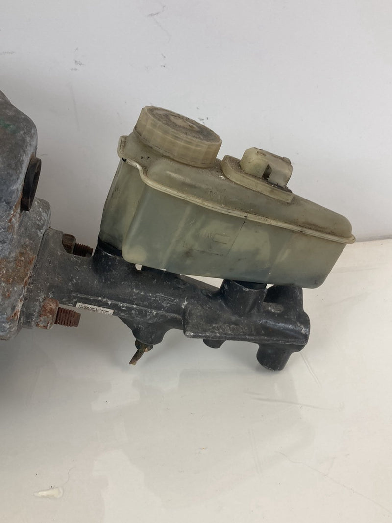 1992 Volvo 940 944 - Brake Booster Master Cylinder PN: 3530354