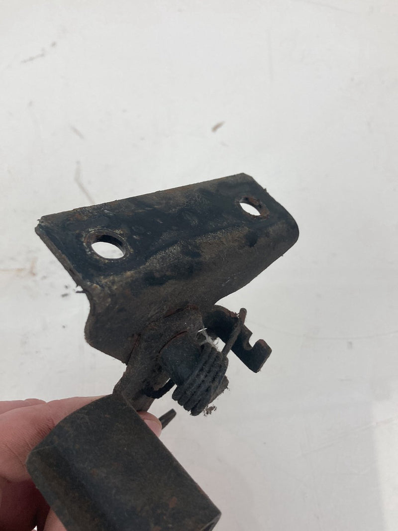 1996 Chevrolet Silverado GMT800 - Hood Latch