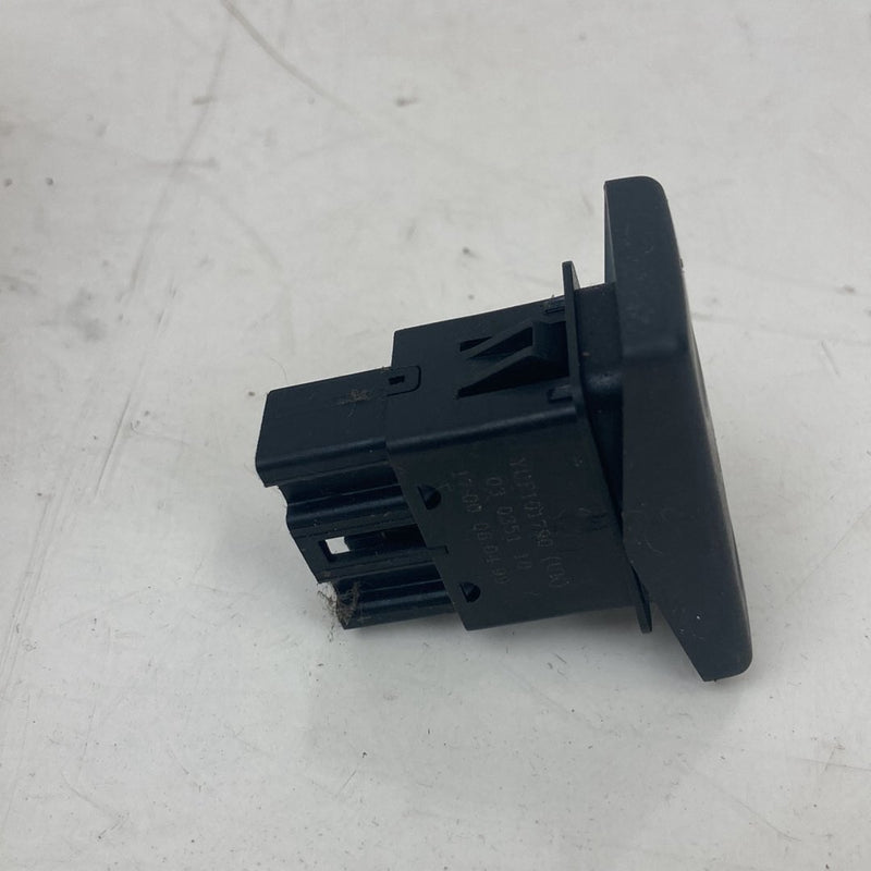 1999-2004 Land Rover Discovery II L550 Door Lock Switch 03035110 OEM #5040M