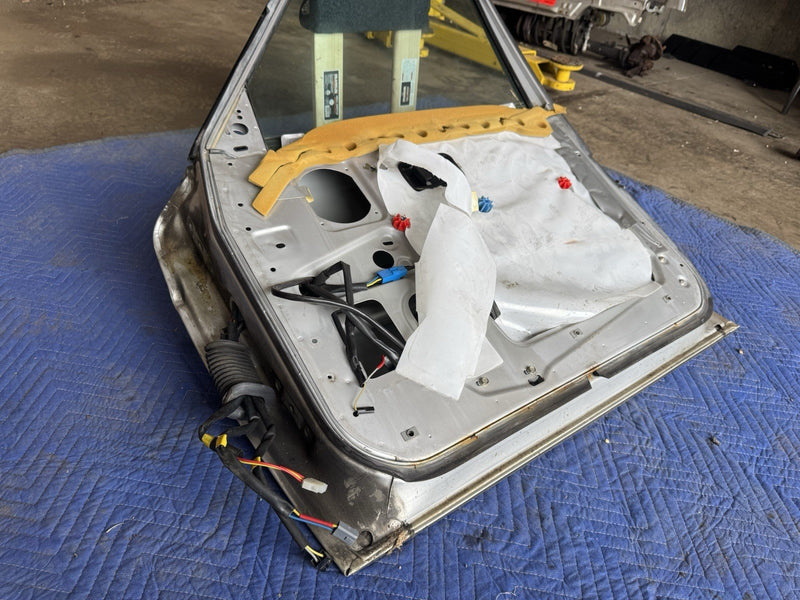 1986-1993 Volvo 240 244 Sedan Passenger Right Front Door Silver Metallic #4861E