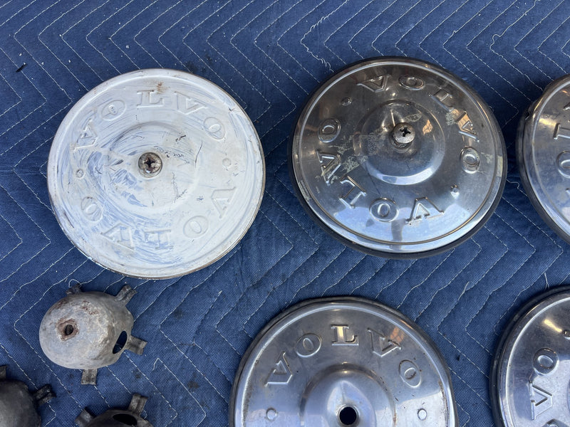 1973 Volvo 140 142 - Hub Cap