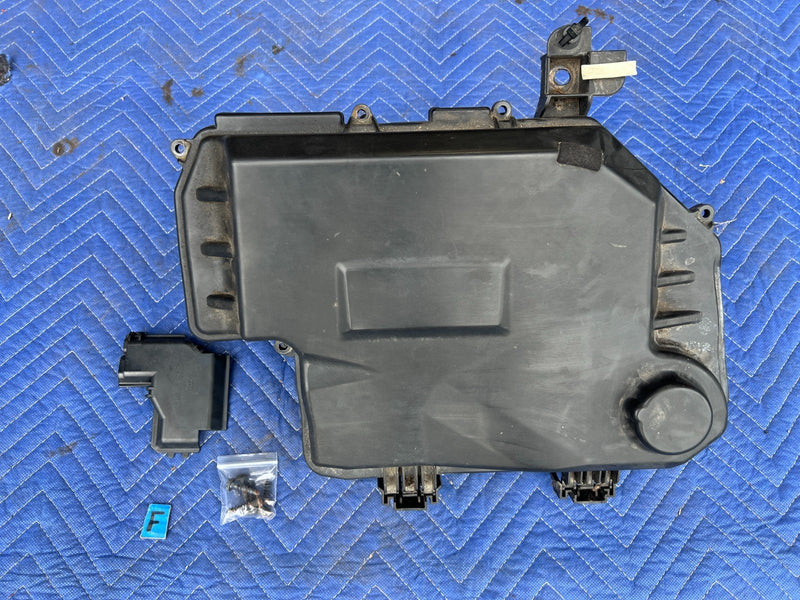 2005-2011 Audi A6 Front Engine Control Fuse Box Housing Cover OEM #3401EM